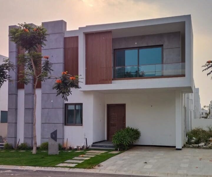 5 BHK luxurious Villa for sale in Lapaloma Villas